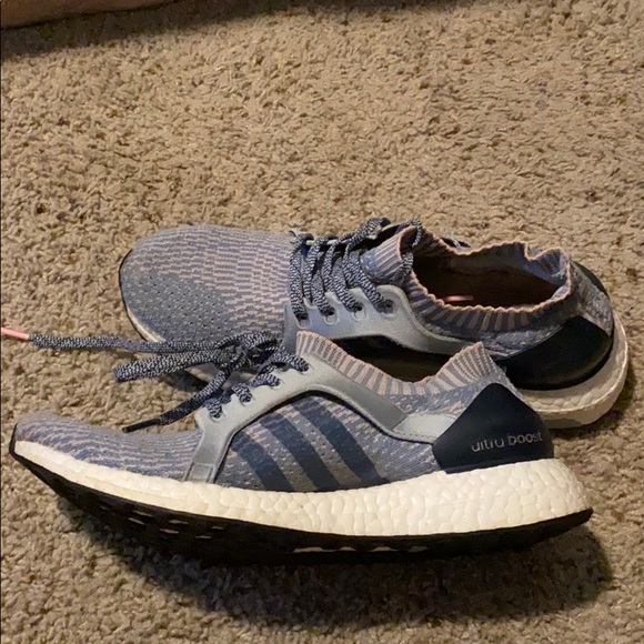 WOMENS ULTRA BOOST SIZE 8 light pink and blue - Picture 1 of 5